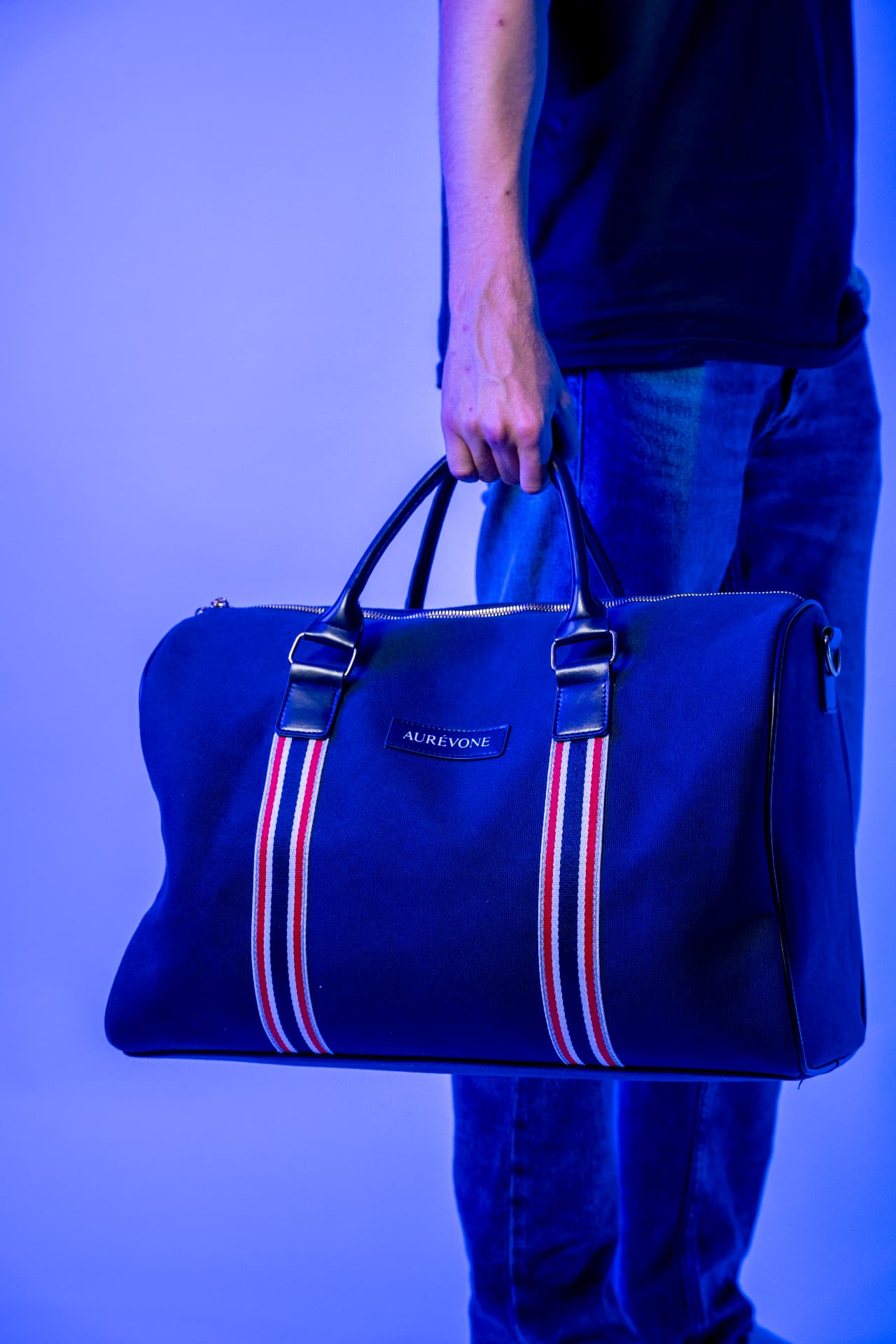 AURÉVONE Canvas Bag båret i hånden